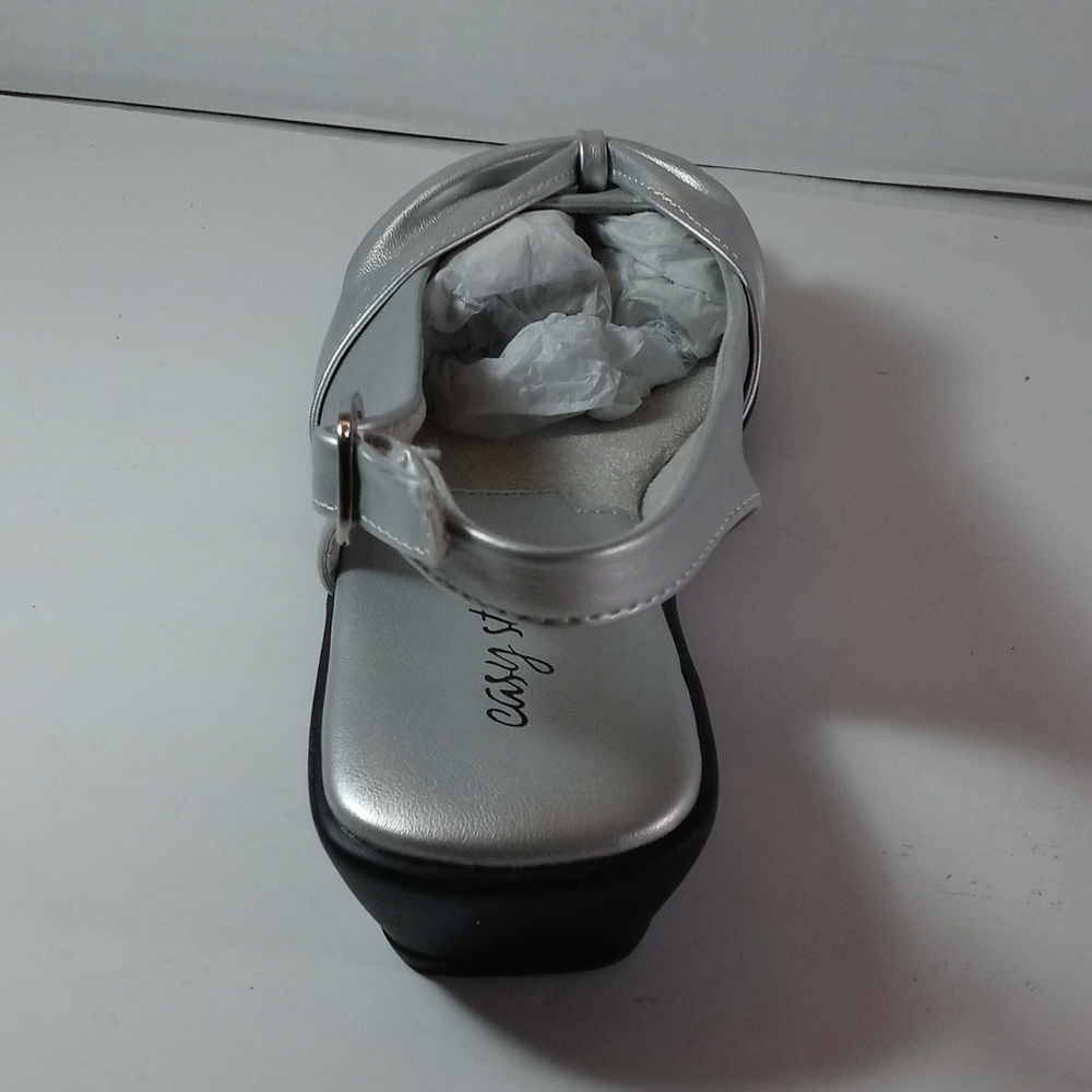Sandal - Picture 2 of 6